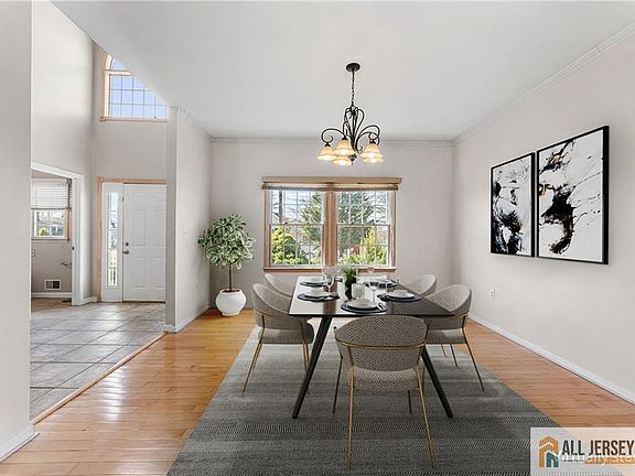 5th image of 57 Westervelt Ave