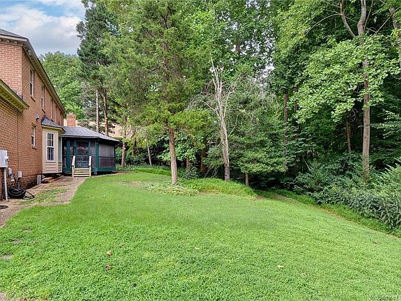 5th image of 104 Burwell Ct