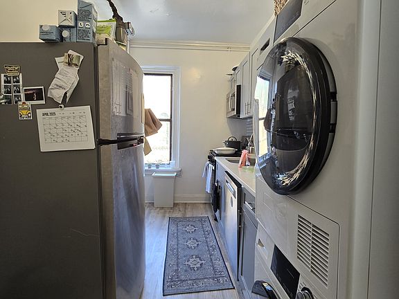 4th image of 246 W 106th St #3