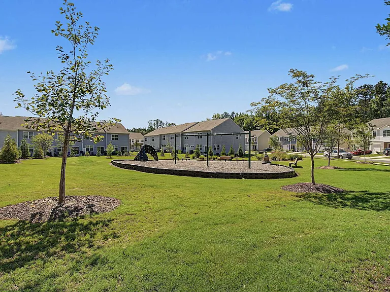 1005 Dakine Dr — Photo 31