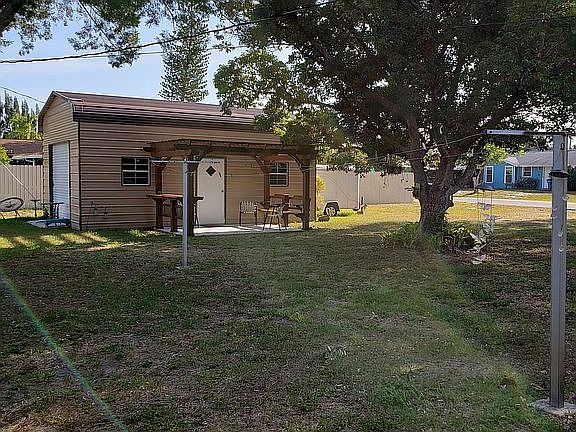 4th image of 941 Gulf Coast Blvd