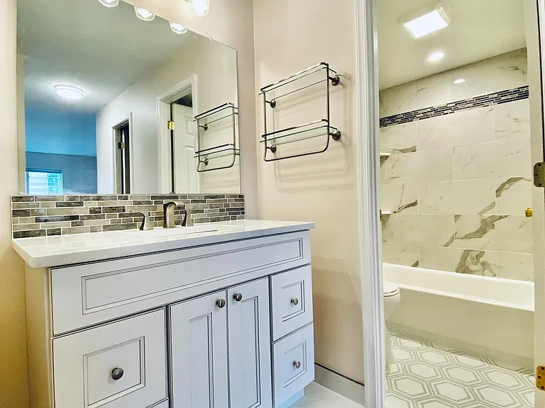 8380 Greensboro Dr #519 — Photo 5