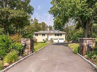 1 Hilltop Dr, North Salem, NY 10560