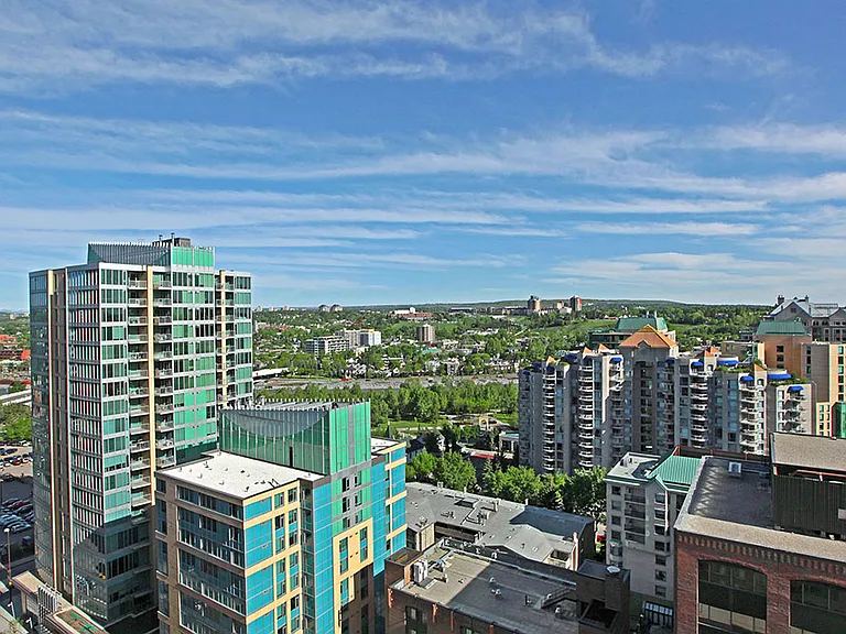 815 4th Ave SW — Photo 13