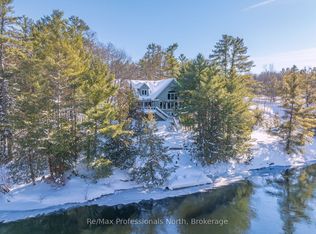1005 Laidlaw Ave, Gravenhurst, ON L0K 2B0