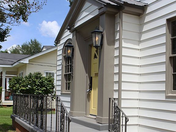 2nd image of 1839 Yale St