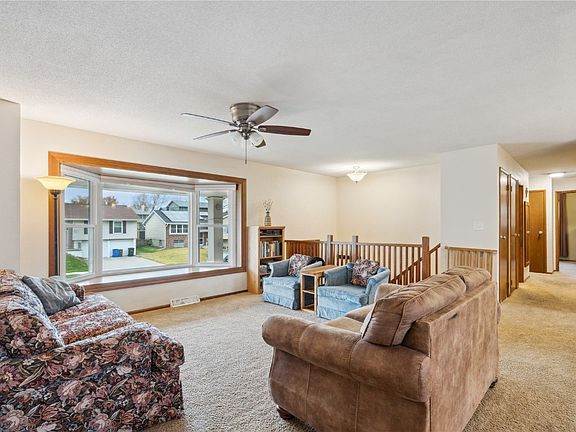 5th image of 227 Sussex Dr NE