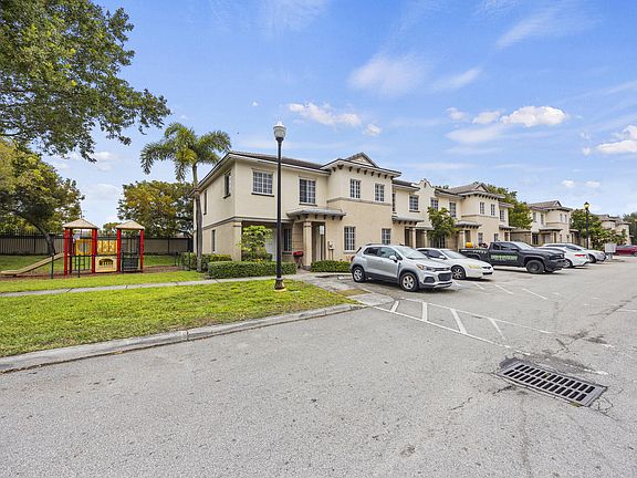 2nd image of 1982 Freeport Lane