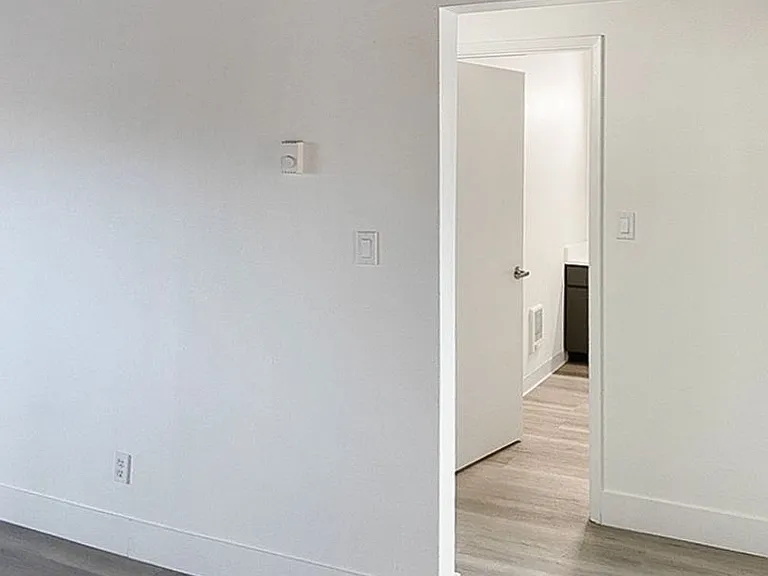 Vose Apartments — Photo 13