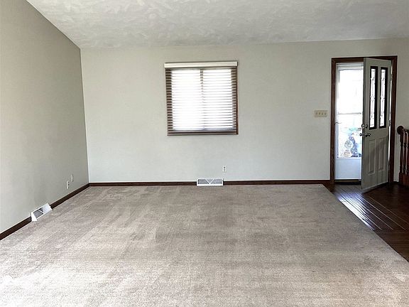5th image of 1804 S 133rd St