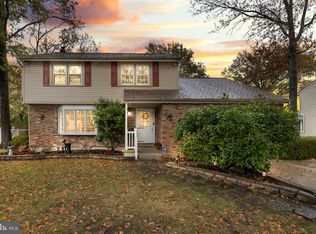3 Glacier Dr, Cinnaminson, NJ 08077