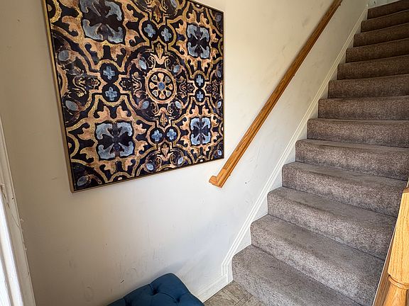 2nd image of 125 Lighthouse Ln