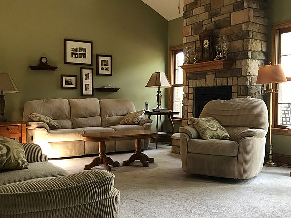 4th image of 1737 Forest Hills Cir