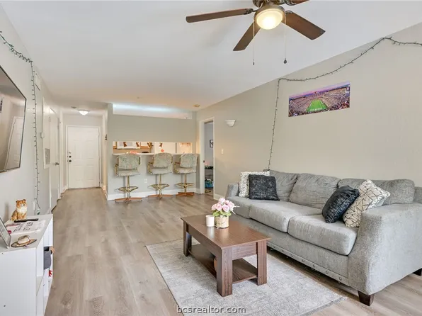 521 Parkway #201, College Station, TX 77840