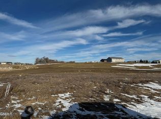 8536 Harvest Hills Dr, Bismarck, ND 58503