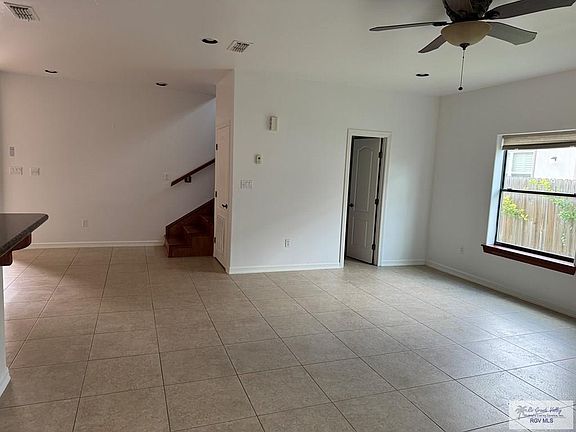 5th image of 318 McFadden Dr #9