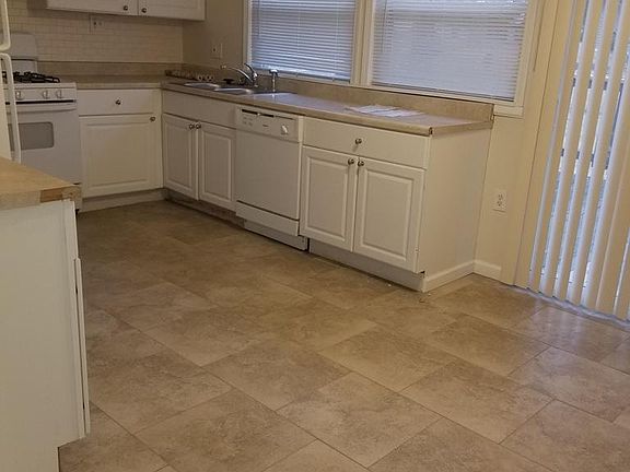 3rd image of 11142 Landseer Dr