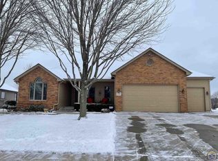 2735 SW Santa Fe Dr, Topeka, KS 66614