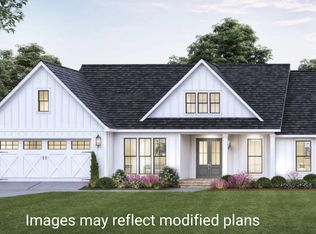 205 Evergreen Dr, Irvine, KY 40336