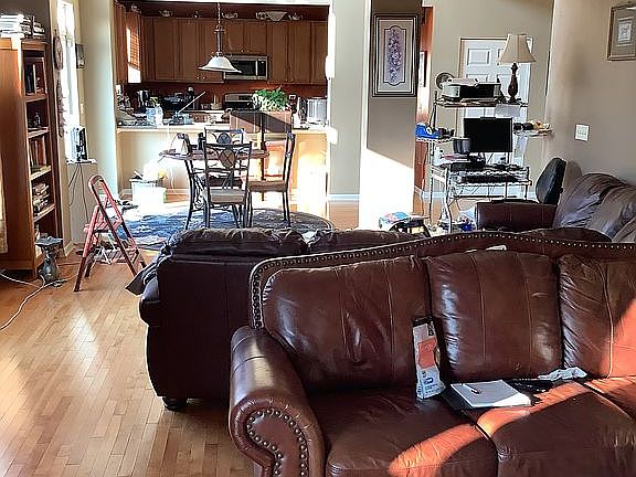 4th image of 2921 Kelly Dr