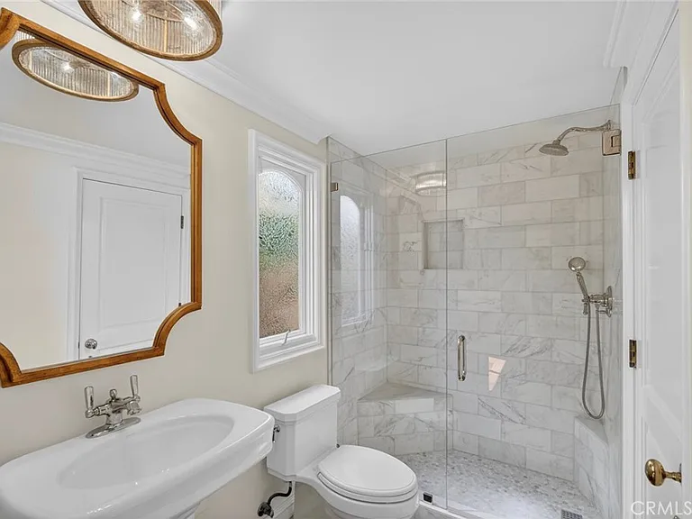 49 Cambria Dr — Photo 29