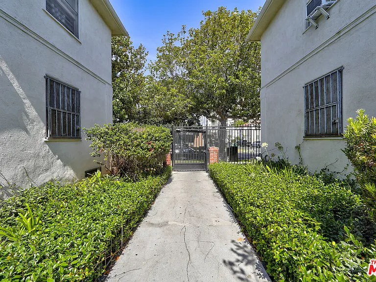 1200 S Citrus Ave #6 — Photo 3