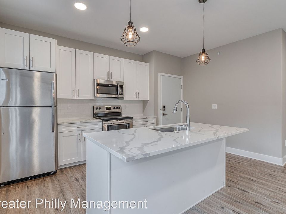 1st image of 1952 Bryn Mawr Ave #1C