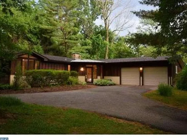 461 Wyldhaven Rd, Bryn Mawr, PA 19010