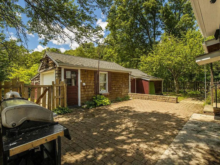 6239 Post Rd — Photo 8
