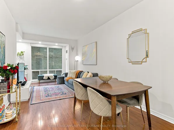 300 Bloor St E Unit 1809, Toronto, ON M4W 3Y2
