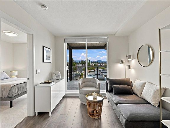 3rd image of 707 Como Lake Ave #601
