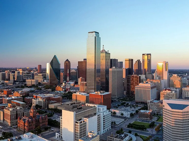 Living at Windsor Addison puts you at the heart of one of North Dallas's most vibrant and convenient communities.