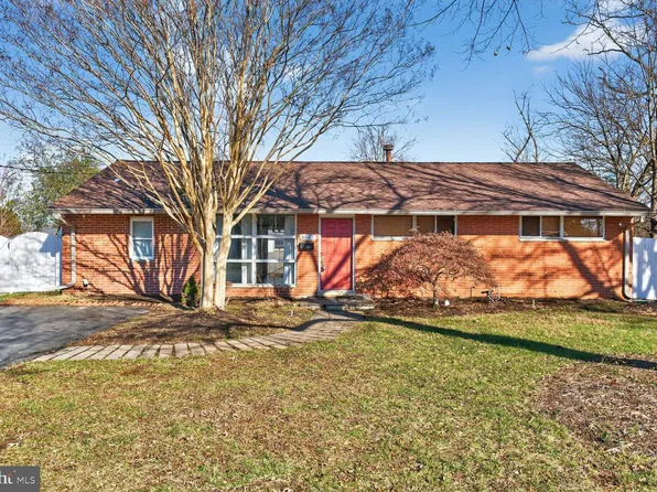 6307 Cottonwood Dr, Alexandria, VA 22310