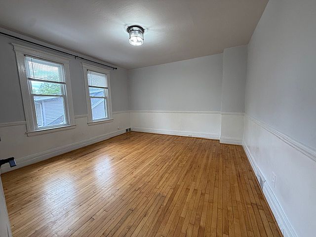 1st image of 225 E Oakridge St #2