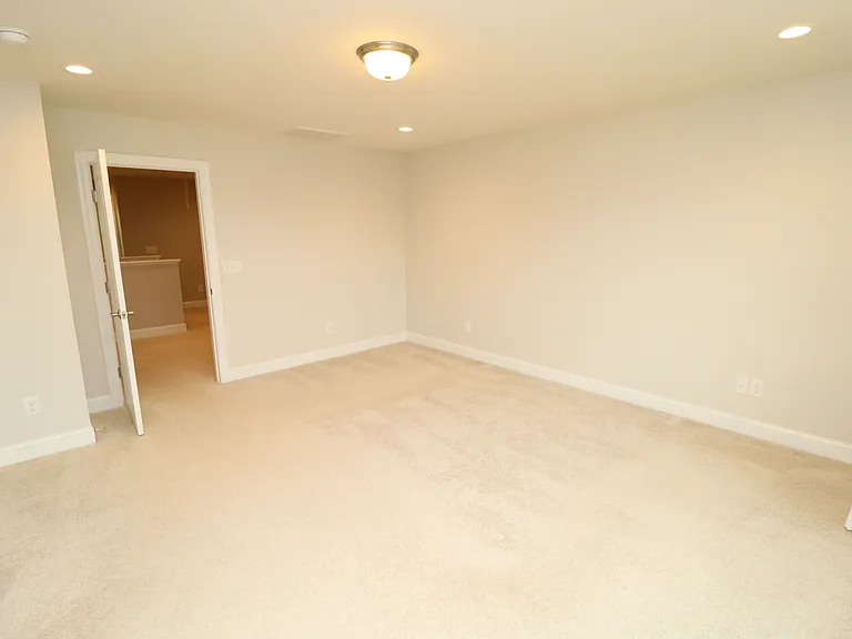 410 Boscawen Ln — Photo 24