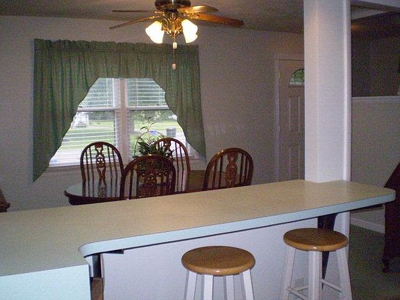 3rd image of 62 Pine Cir