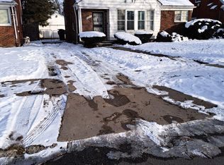 9234 E Piedmont St N, Detroit, MI 48228