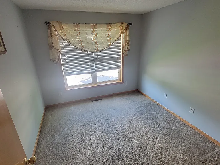 20009 Heritage Dr — Photo 12