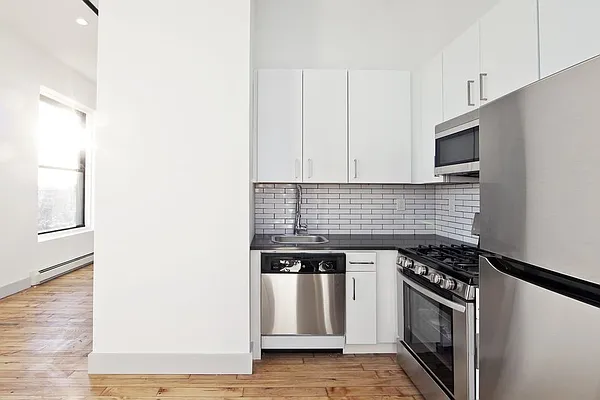 Rented by Bold New York | media 32