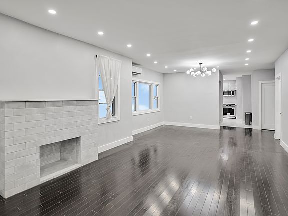 2nd image of 561 Grand Ave Unit 2