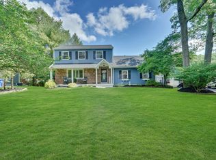4 Oakleaf Ln, Toms River, NJ