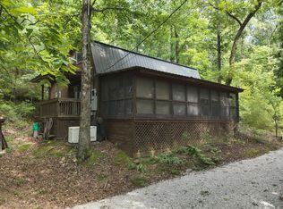 2664 Pineview Rd, Lobelville, TN 37097
