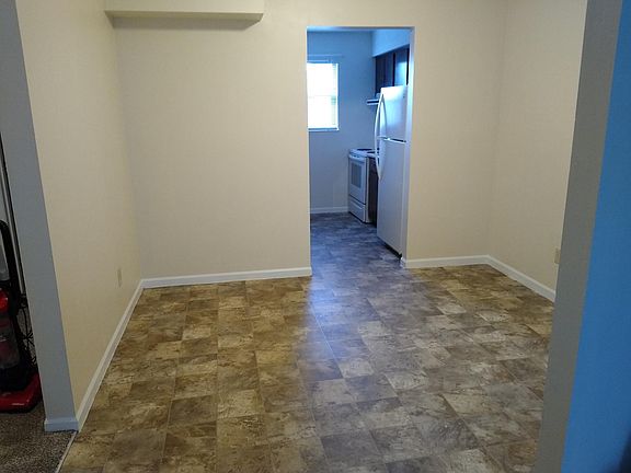 3rd image of 1609 Dayton Ave APT 4