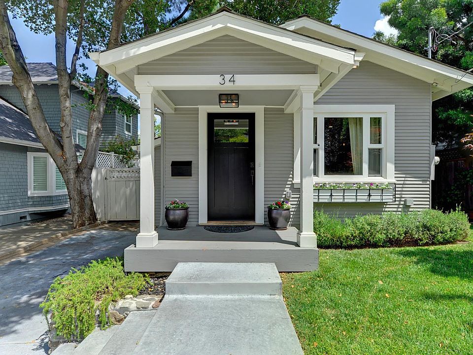 1st image of 34 Bayview Ave
