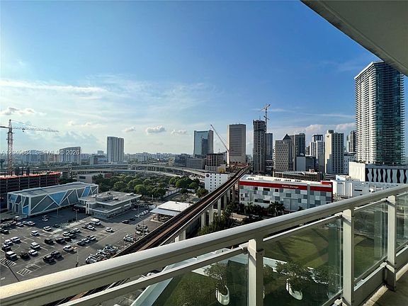 3rd image of 90 SW 3rd St APT 1710
