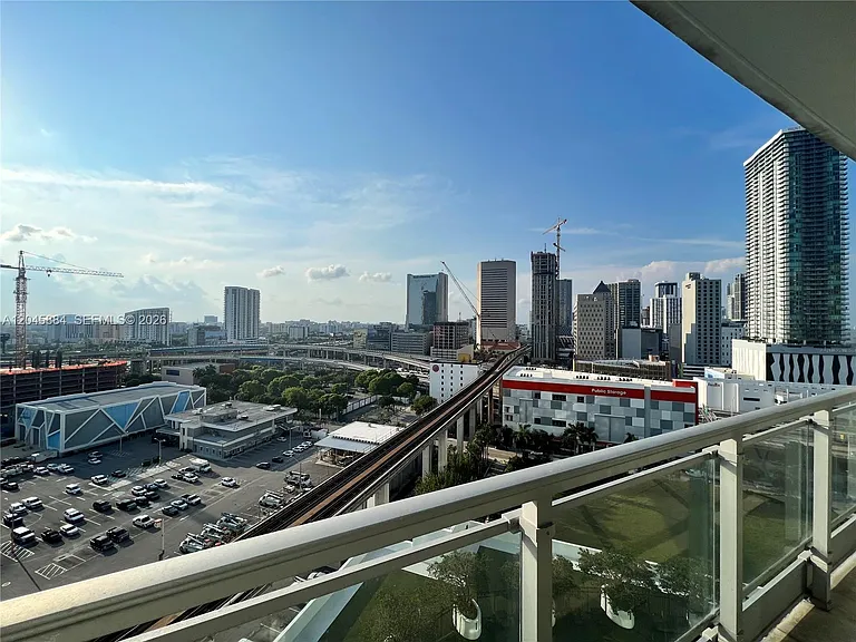 90 SW 3rd St #1710 — Photo 9