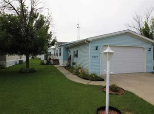 5645 Shale Dr, Loves Park, IL 61111