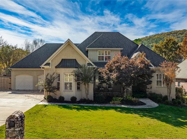 182 Courts Ln, Little Rock, AR 72223