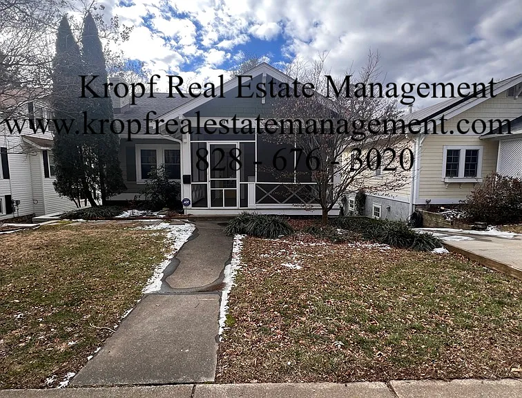 138 Murdock Ave — Photo 1