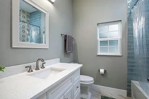 2487 Randall St — Photo 1